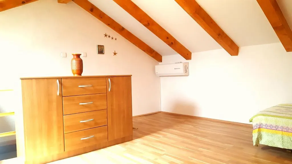 Apartment Nevenka Medulin 0*,  Croacia